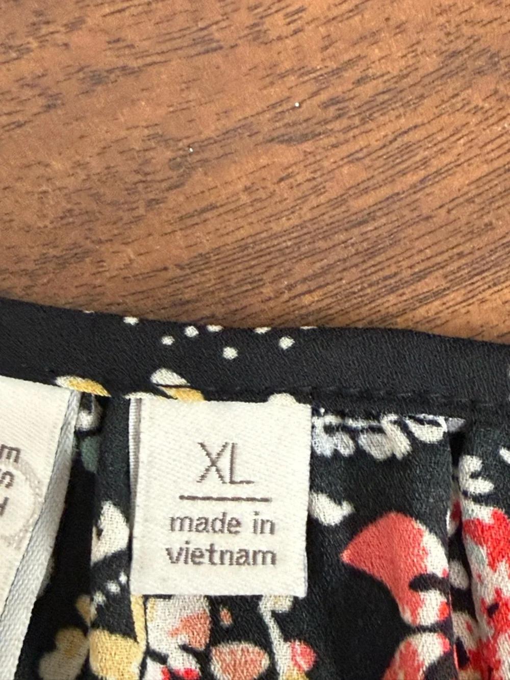 Est. 1946 Paisley Floral Blouse Black Red Keyhole Neck Boho Chic Lightweight Top - Picture 8 of 11